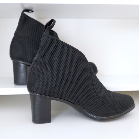 San Miguel - Stretch Ankle Boot in Black - Picture 6 of 7